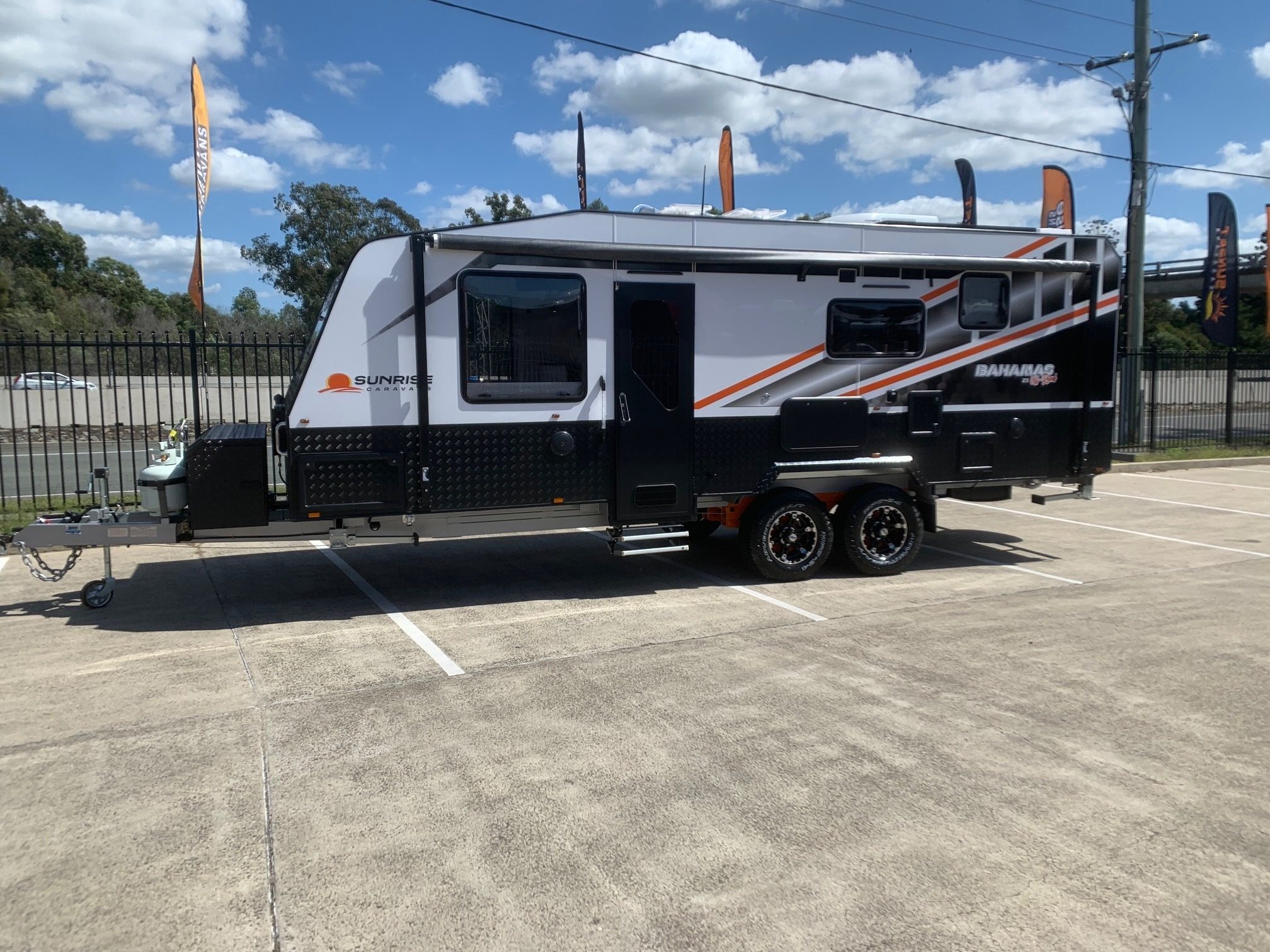 2025 23ft6 Sunrise Bahamas Aluminium Framed Larger Ensuite Off-Road Caravan