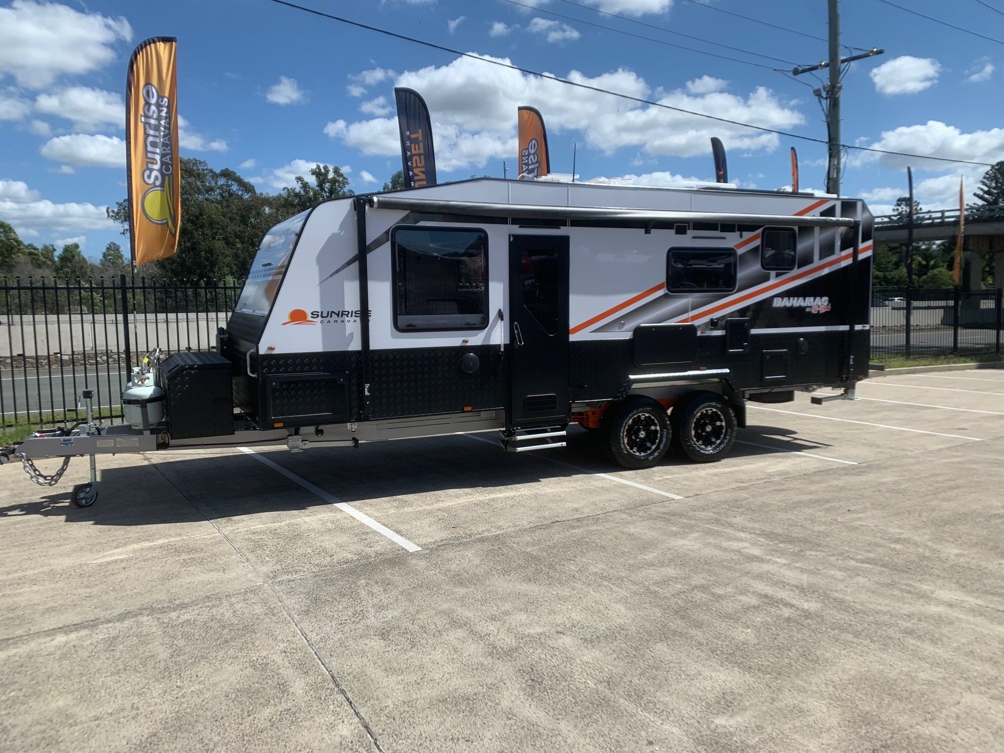 2025 23ft6 Sunrise Bahamas Aluminium Framed Larger Ensuite Off-Road Caravan