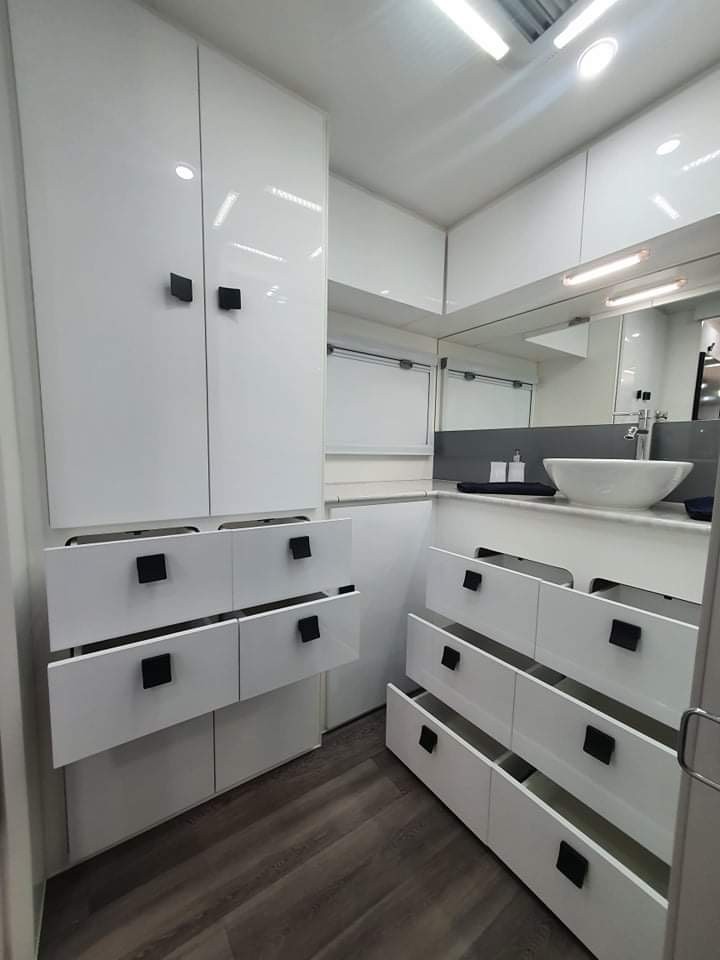 2025 23ft6 Sunrise Bahamas Aluminium Framed Larger Ensuite Off-Road Caravan