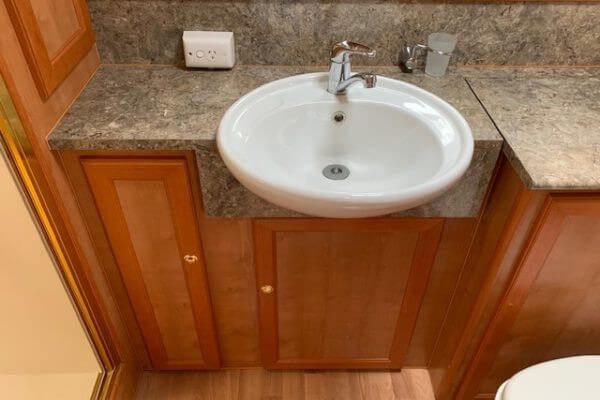 2007 Roma Challenger 21ft Van