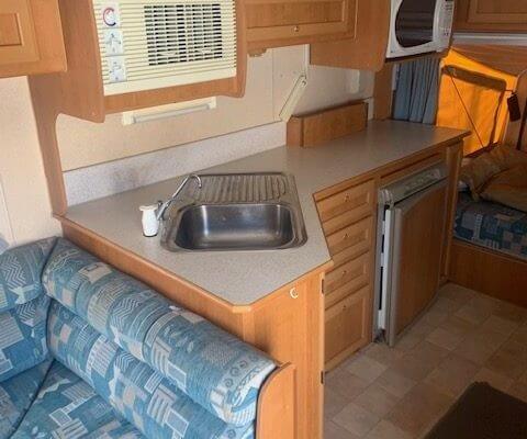 2004 Jayco Expanda Camper Sleeps 6