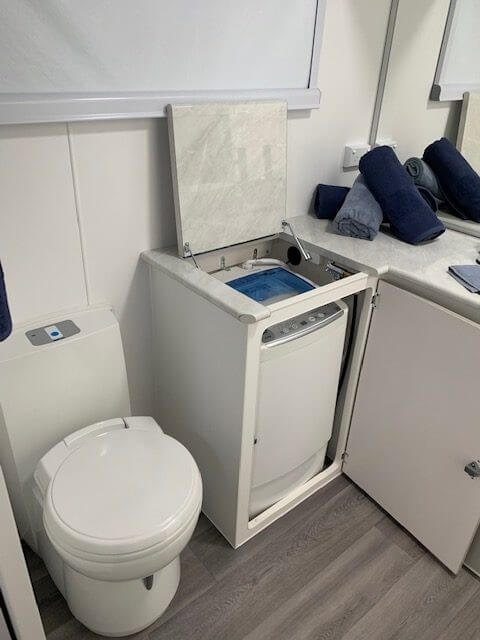 2024 Blue Sky Sapphire 22ft Larger Ensuite