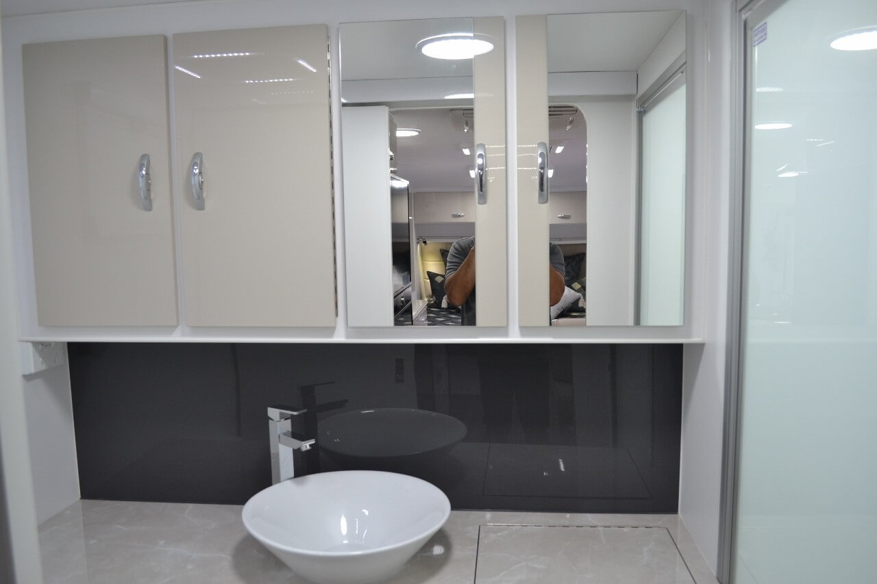 Blue Sky Emerald 19ft6 Centre Door