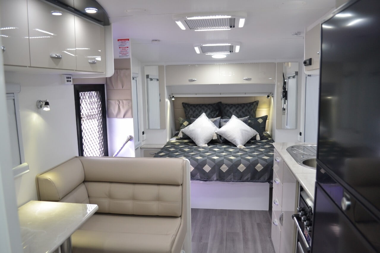 Blue Sky Emerald 19ft6 Centre Door