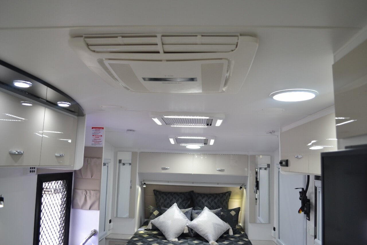 Blue Sky Emerald 19ft6 Centre Door