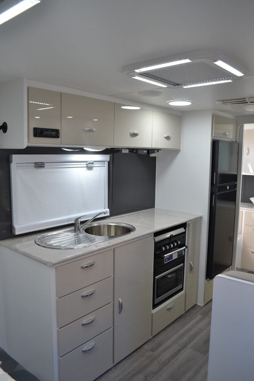 Blue Sky Emerald 19ft6 Centre Door