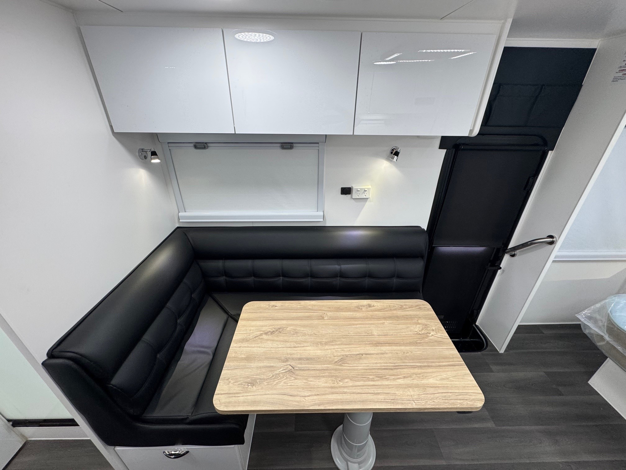 Blue Sky Ruby 18ft6 Offroad Caravan Centre Doo