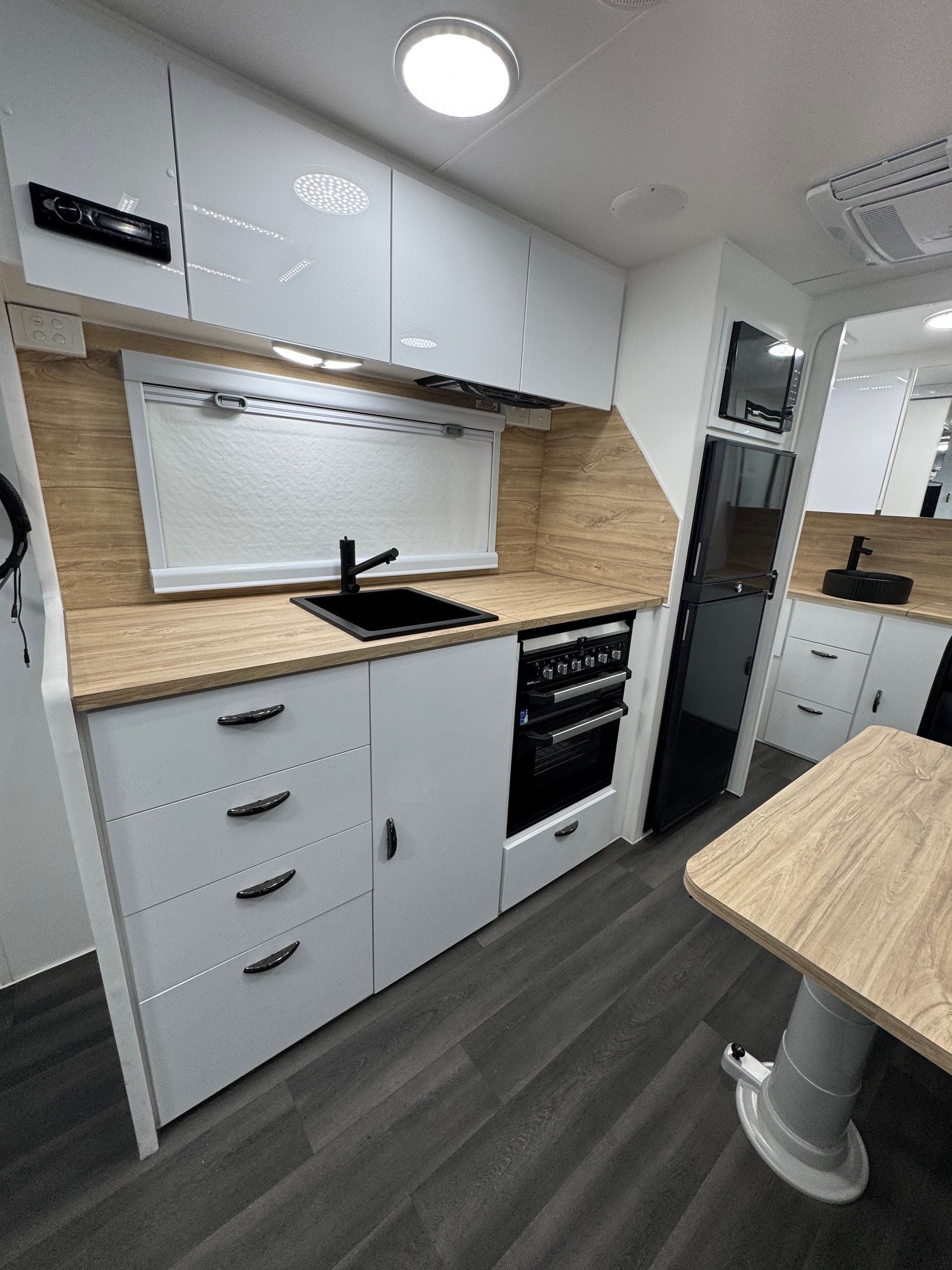 Blue Sky Ruby 18ft6 Offroad Caravan Centre Doo