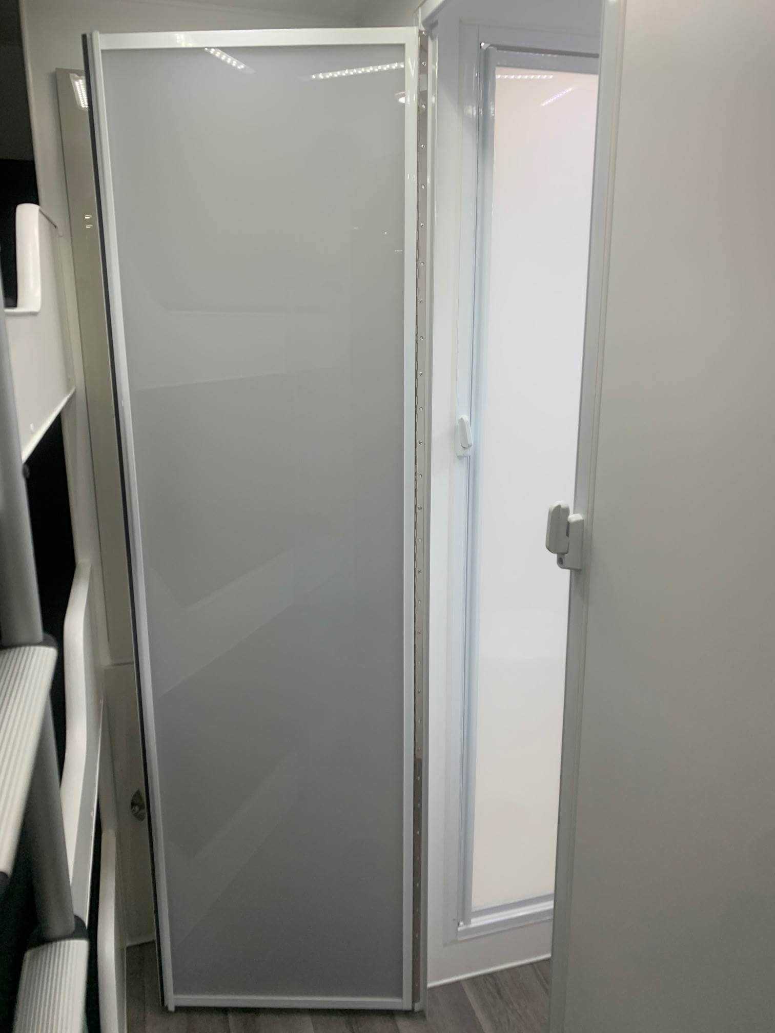 2024 21ft6 Sunset Semi Off-Road Family Horizon Triple Bunk Van