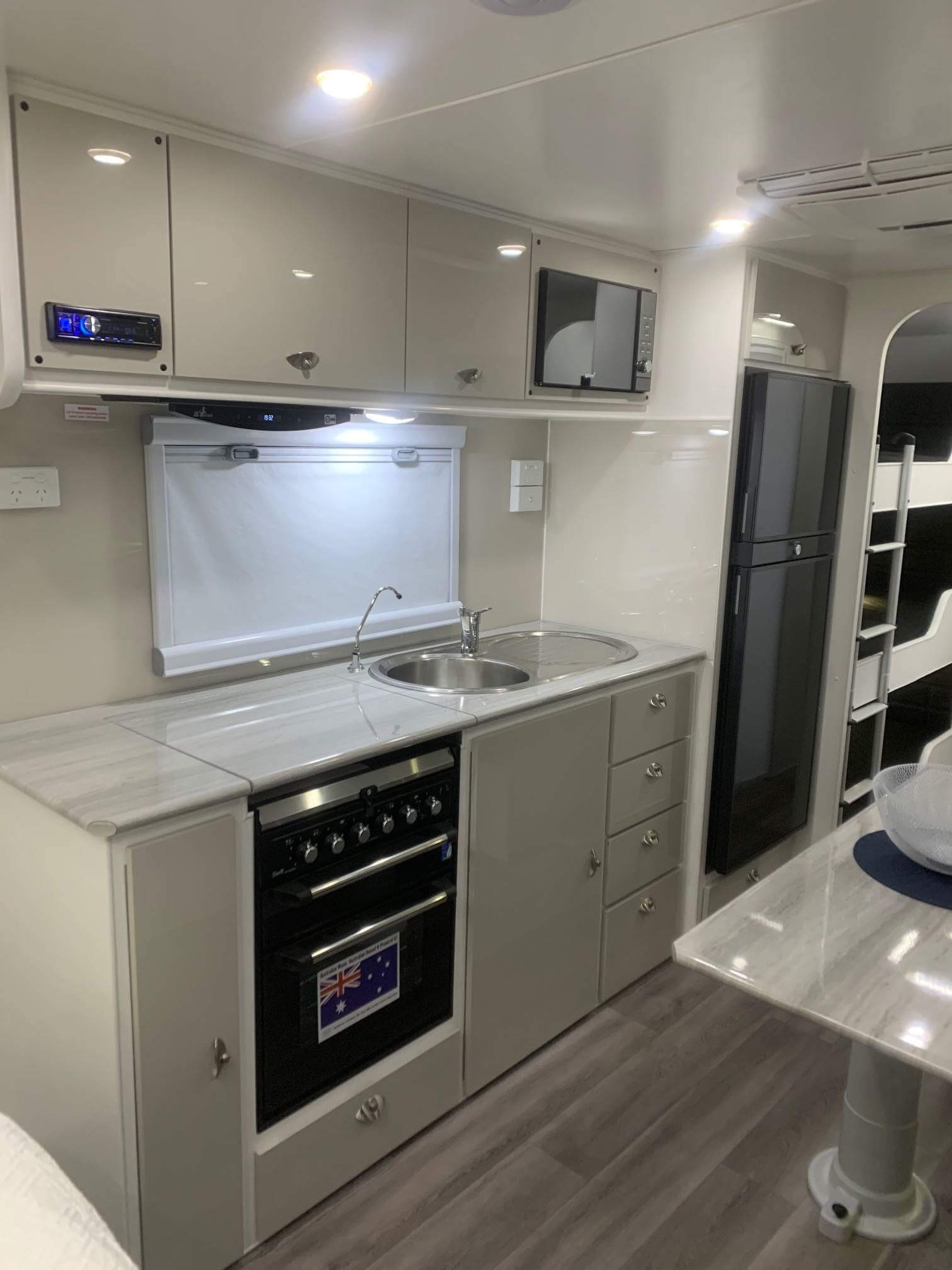 2024 21ft6 Sunset Semi Off-Road Family Horizon Triple Bunk Van