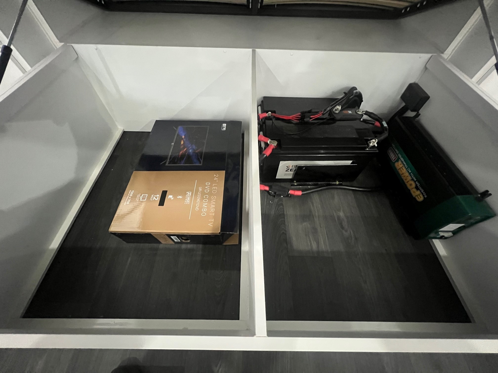 2024 Sunset Wildtrekker 21ft Off-Road With Oz Trekker Coil Off-Road Suspension & 400Amp BMPRO Lithium Batteries