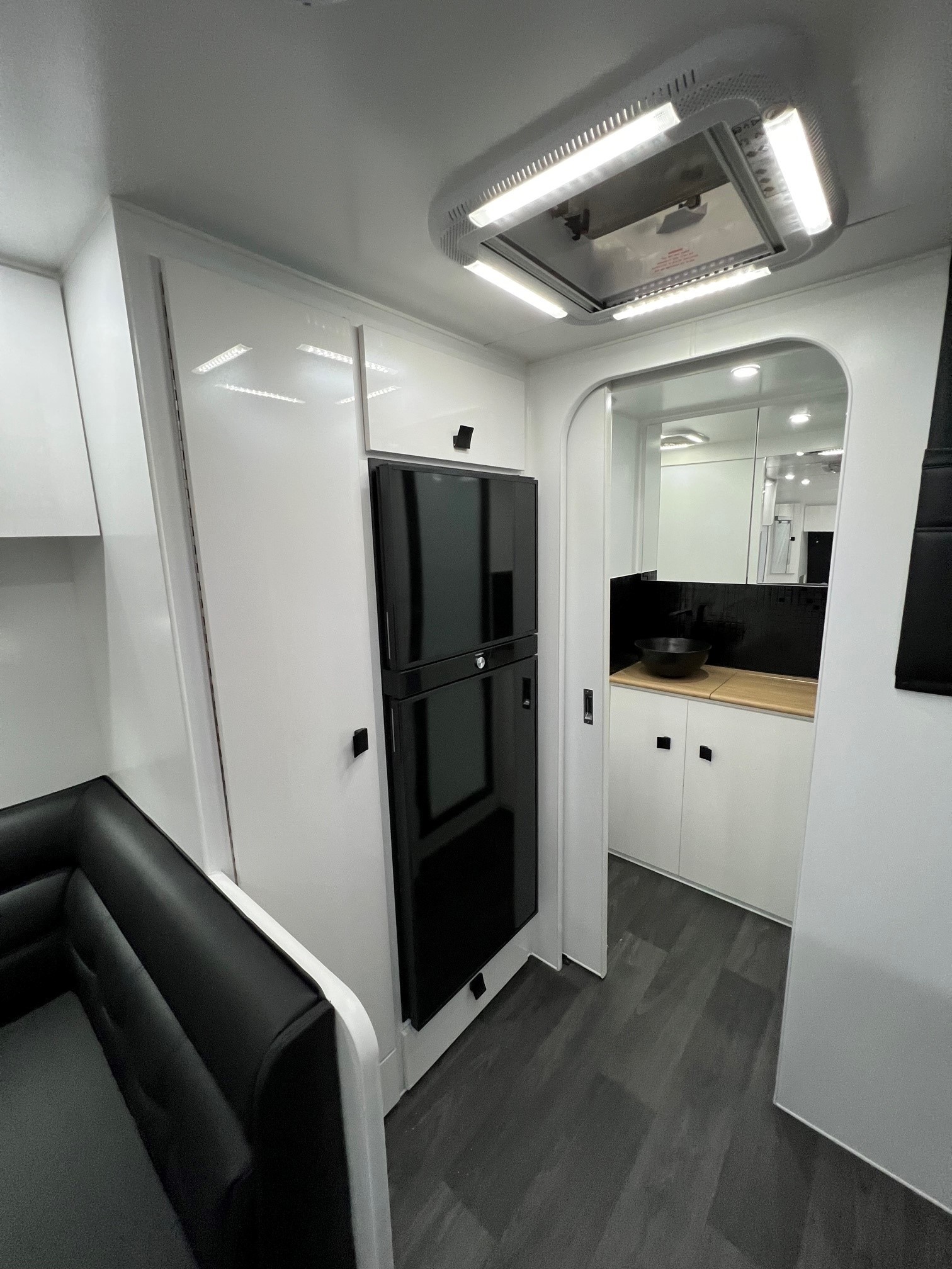 2024 Sunset Wildtrekker 21ft Off-Road With Oz Trekker Coil Off-Road Suspension & 400Amp BMPRO Lithium Batteries