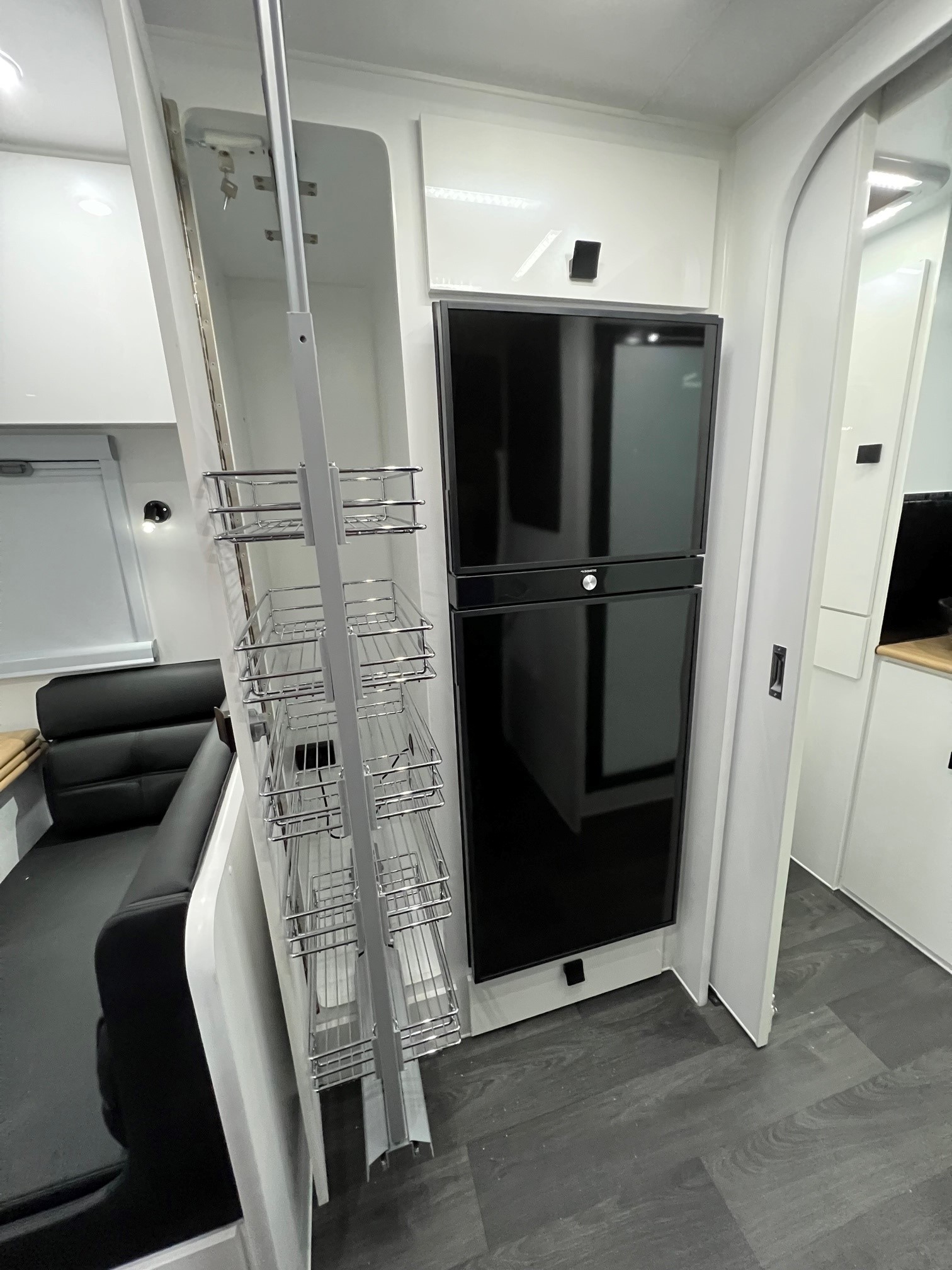 2024 Sunset Wildtrekker 21ft Off-Road With Oz Trekker Coil Off-Road Suspension & 400Amp BMPRO Lithium Batteries