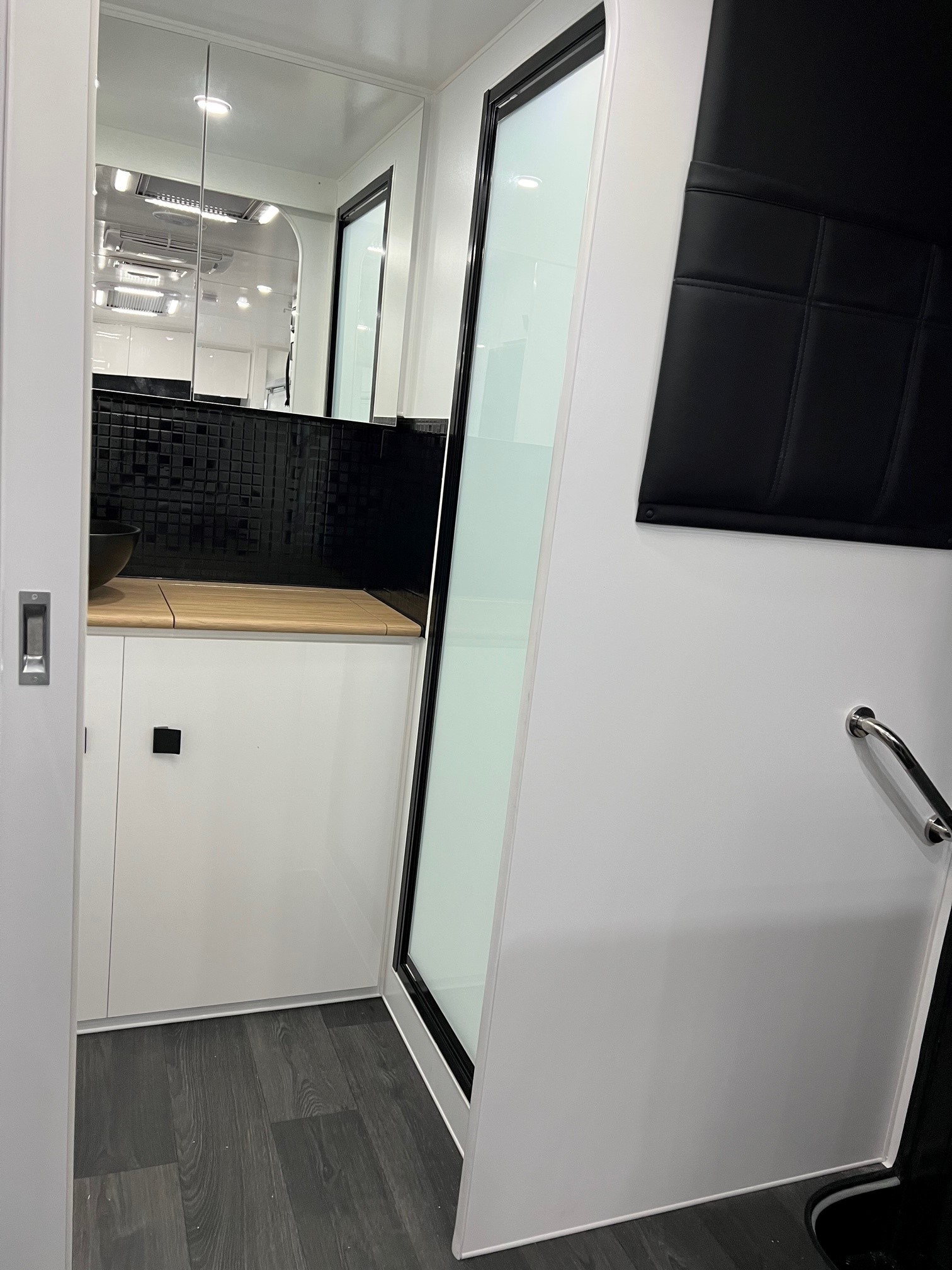 2024 Sunset Wildtrekker 21ft Off-Road With Oz Trekker Coil Off-Road Suspension & 400Amp BMPRO Lithium Batteries