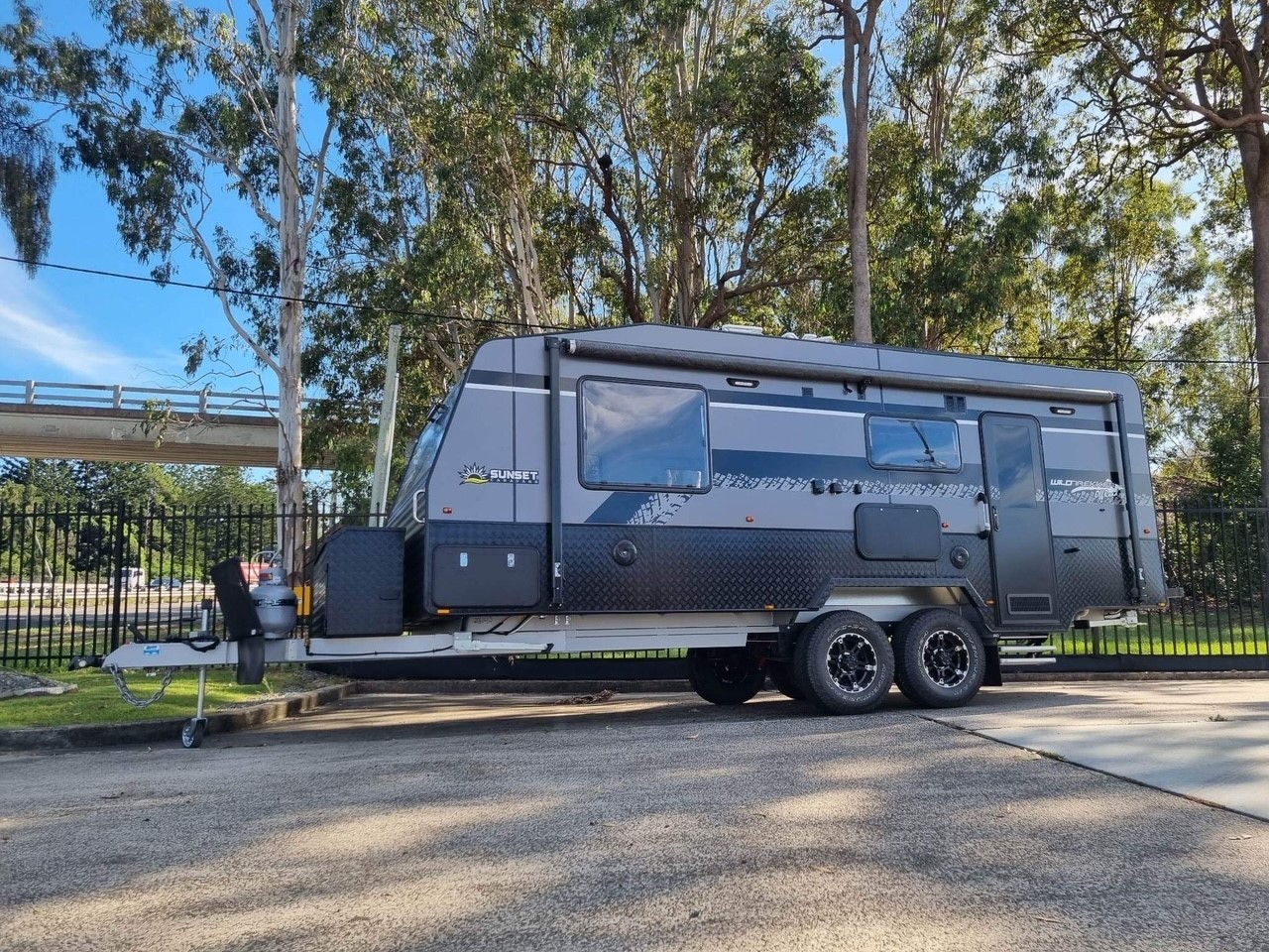 2024 Sunset Wildtrekker 21ft Off-Road With Oz Trekker Coil Off-Road Suspension & 400Amp BMPRO Lithium Batteries