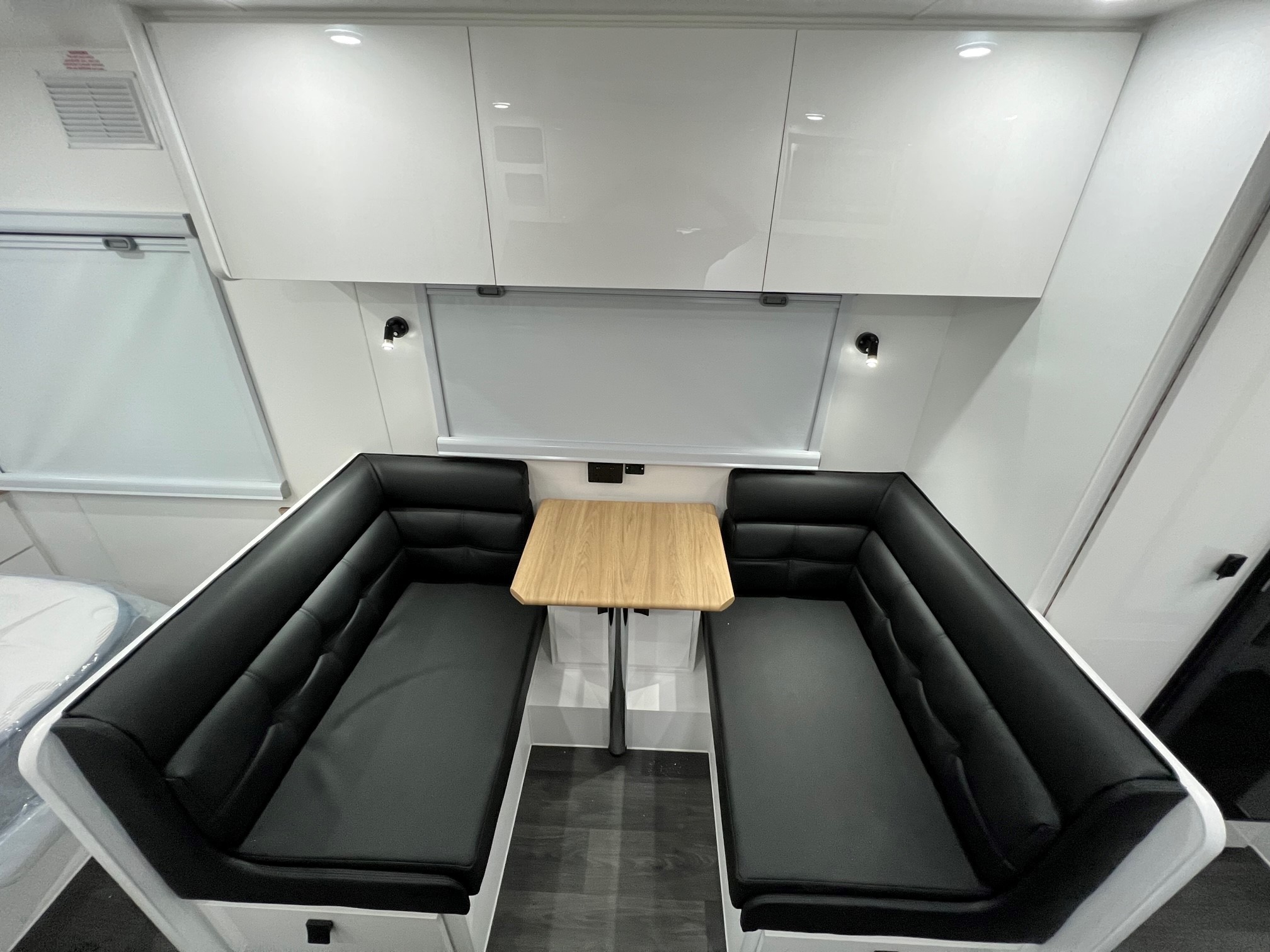 2024 Sunset Wildtrekker 21ft Off-Road With Oz Trekker Coil Off-Road Suspension & 400Amp BMPRO Lithium Batteries