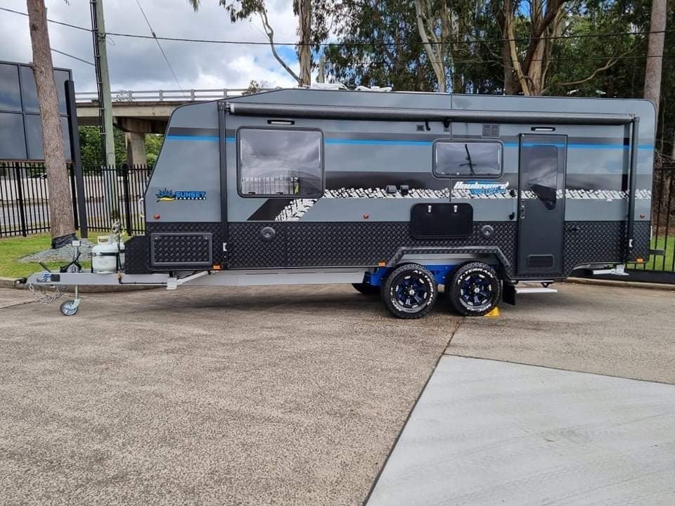 2023 Sunset Boulevard Semi Off-Road 21ft