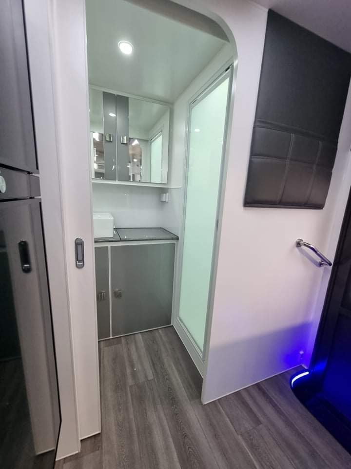 2023 Sunset Boulevard Semi Off-Road 21ft