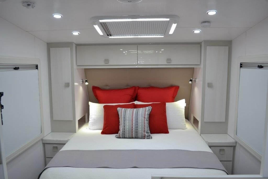 Montana Parklands 20ft6 Straight Kitchen