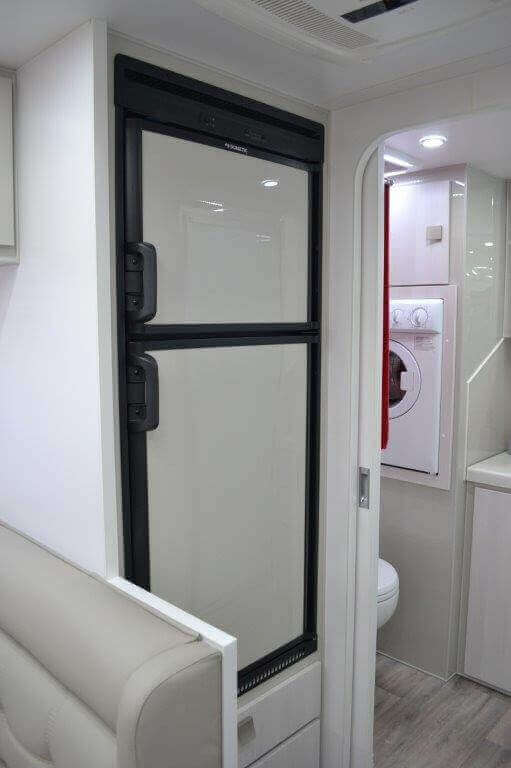 Montana Parklands 20ft6 Straight Kitchen