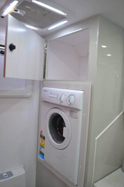 Montana Parklands 20ft6 Straight Kitchen