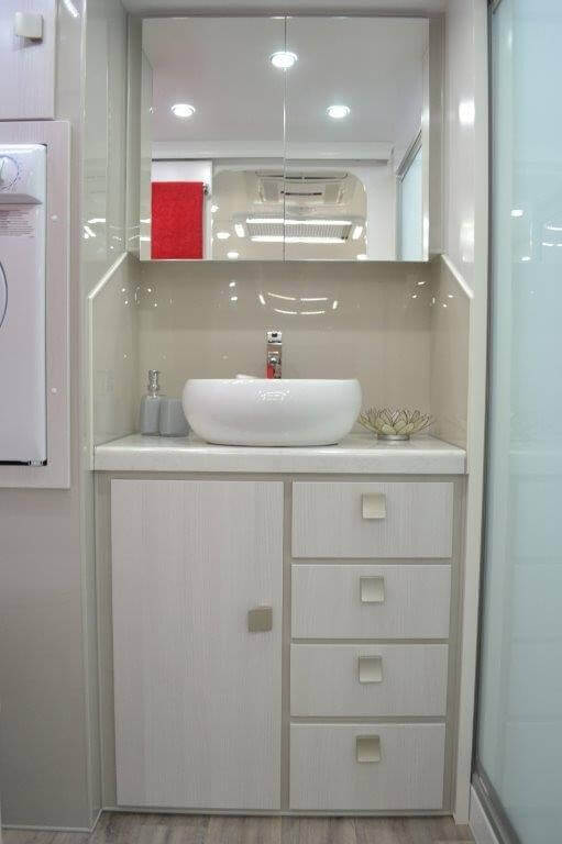 Montana Parklands 20ft6 Straight Kitchen