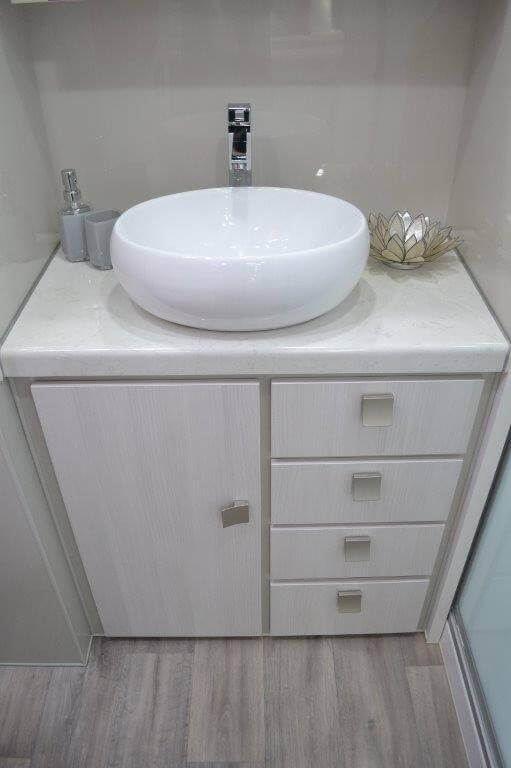 Montana Parklands 20ft6 Straight Kitchen