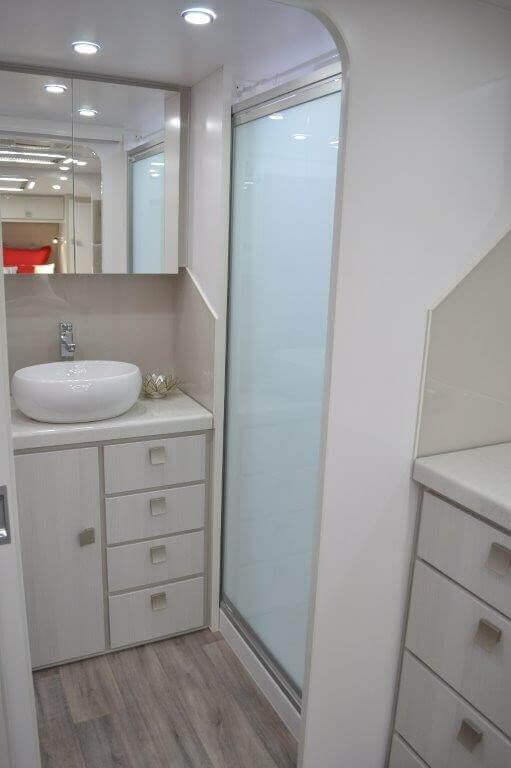 Montana Parklands 20ft6 Straight Kitchen