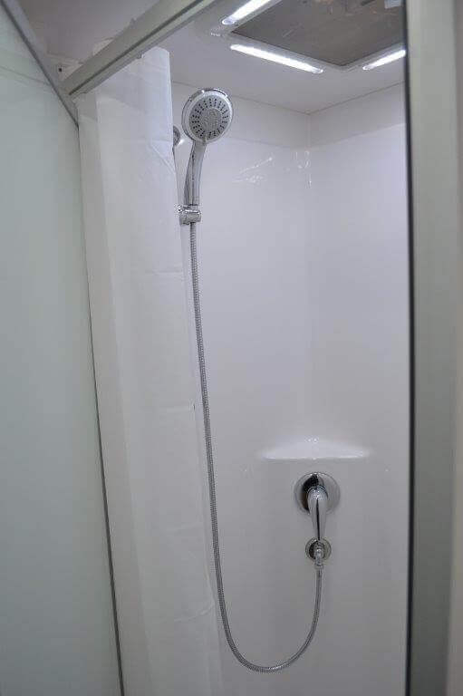 Montana Parklands 20ft6 Straight Kitchen