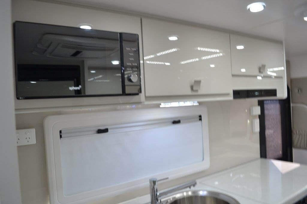 Montana Parklands 20ft6 Straight Kitchen