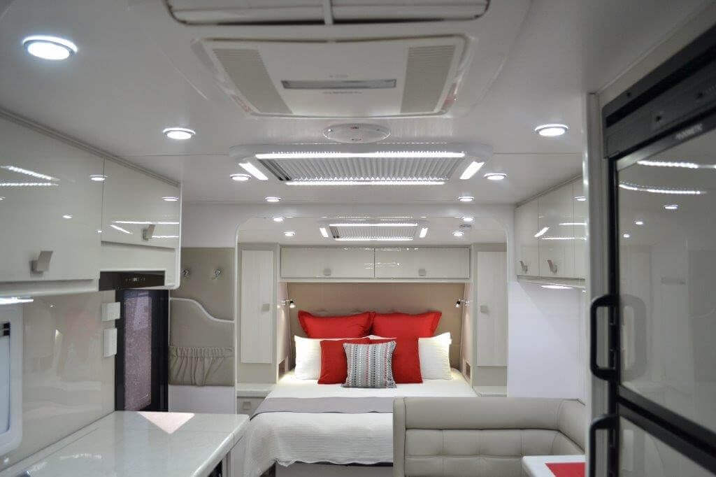 Montana Parklands 20ft6 Straight Kitchen