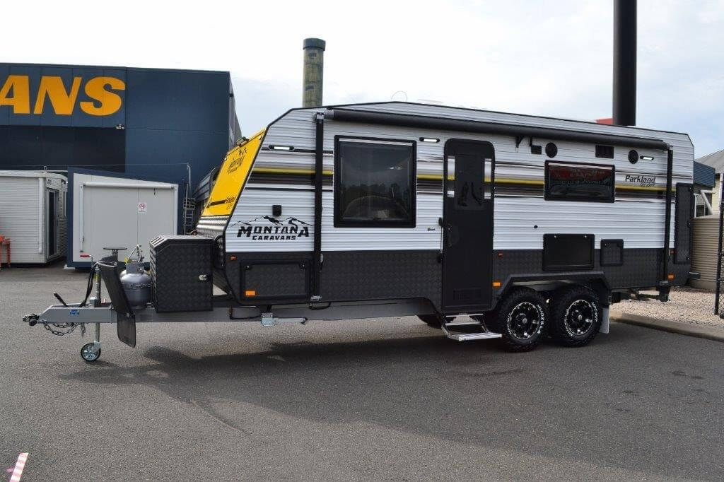 Montana Parklands 20ft6 Straight Kitchen