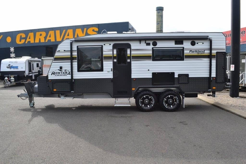 Montana Parklands 20ft6 Straight Kitchen