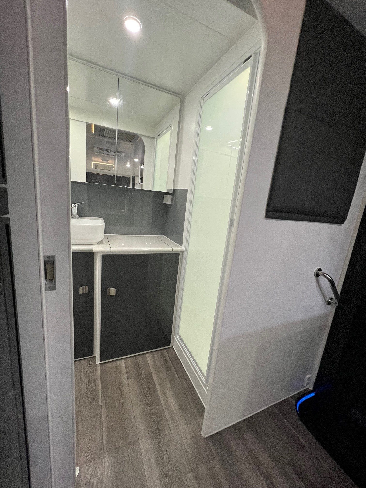 Sunset Boulevard Semi Off-Road 19ft8