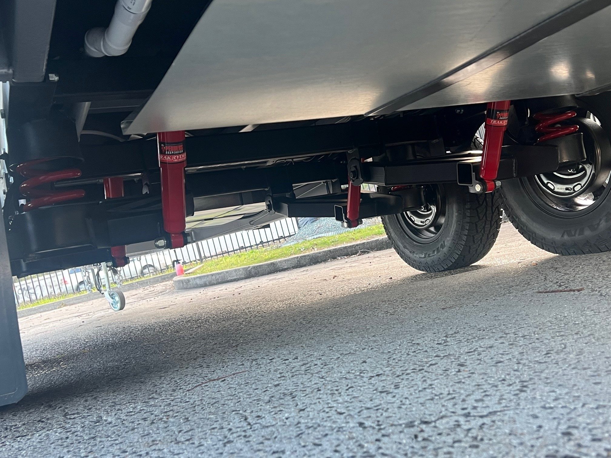 Sunset Boulevard Semi Off-Road 19ft8