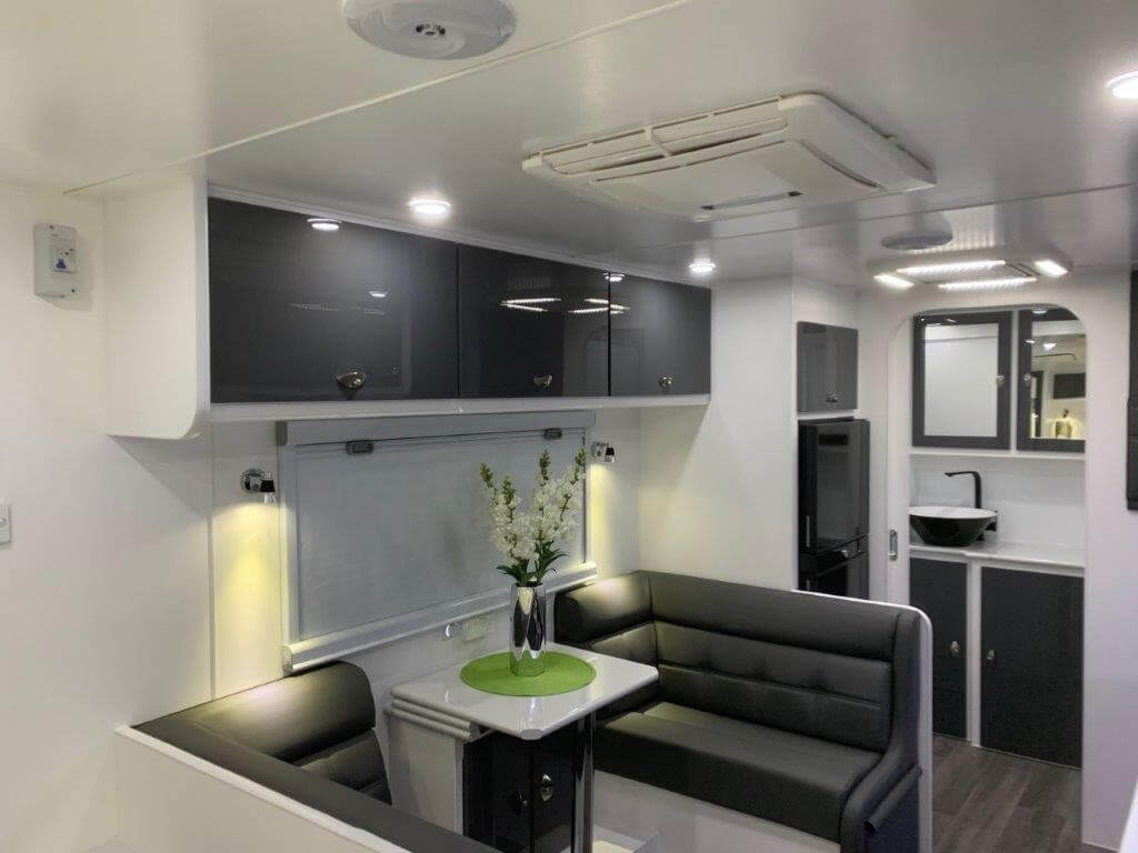 19ft8 Sunset Wildtrekker Off-Road with Stage 4 Self Levelling Airbag Suspension