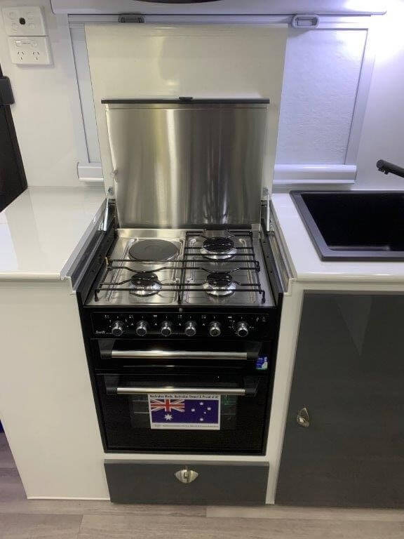 19ft8 Sunset Wildtrekker Off-Road with Stage 4 Self Levelling Airbag Suspension