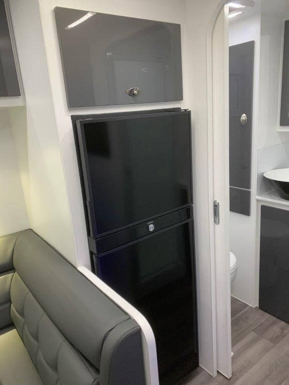 19ft8 Sunset Wildtrekker Off-Road with Stage 4 Self Levelling Airbag Suspension