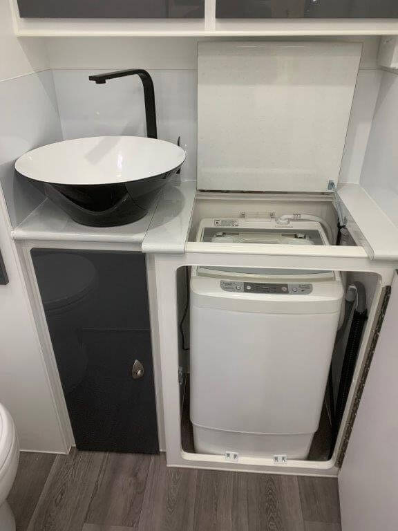 19ft8 Sunset Wildtrekker Off-Road with Stage 4 Self Levelling Airbag Suspension