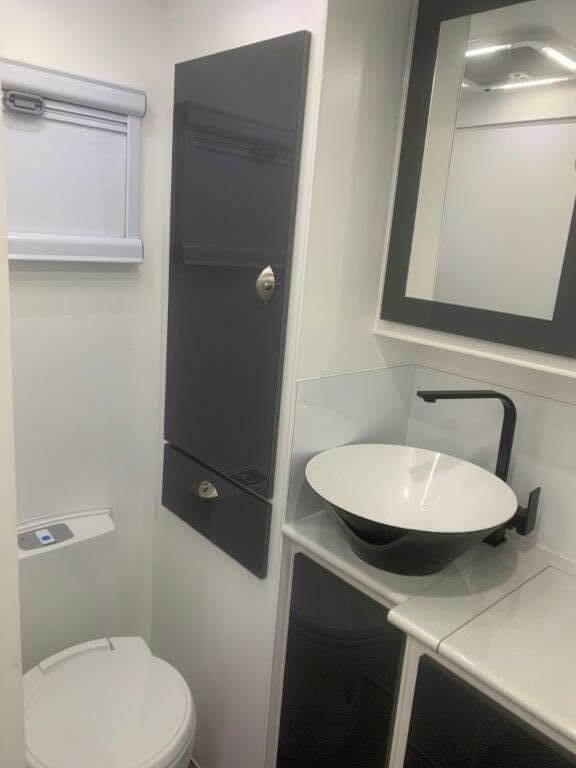 19ft8 Sunset Wildtrekker Off-Road with Stage 4 Self Levelling Airbag Suspension