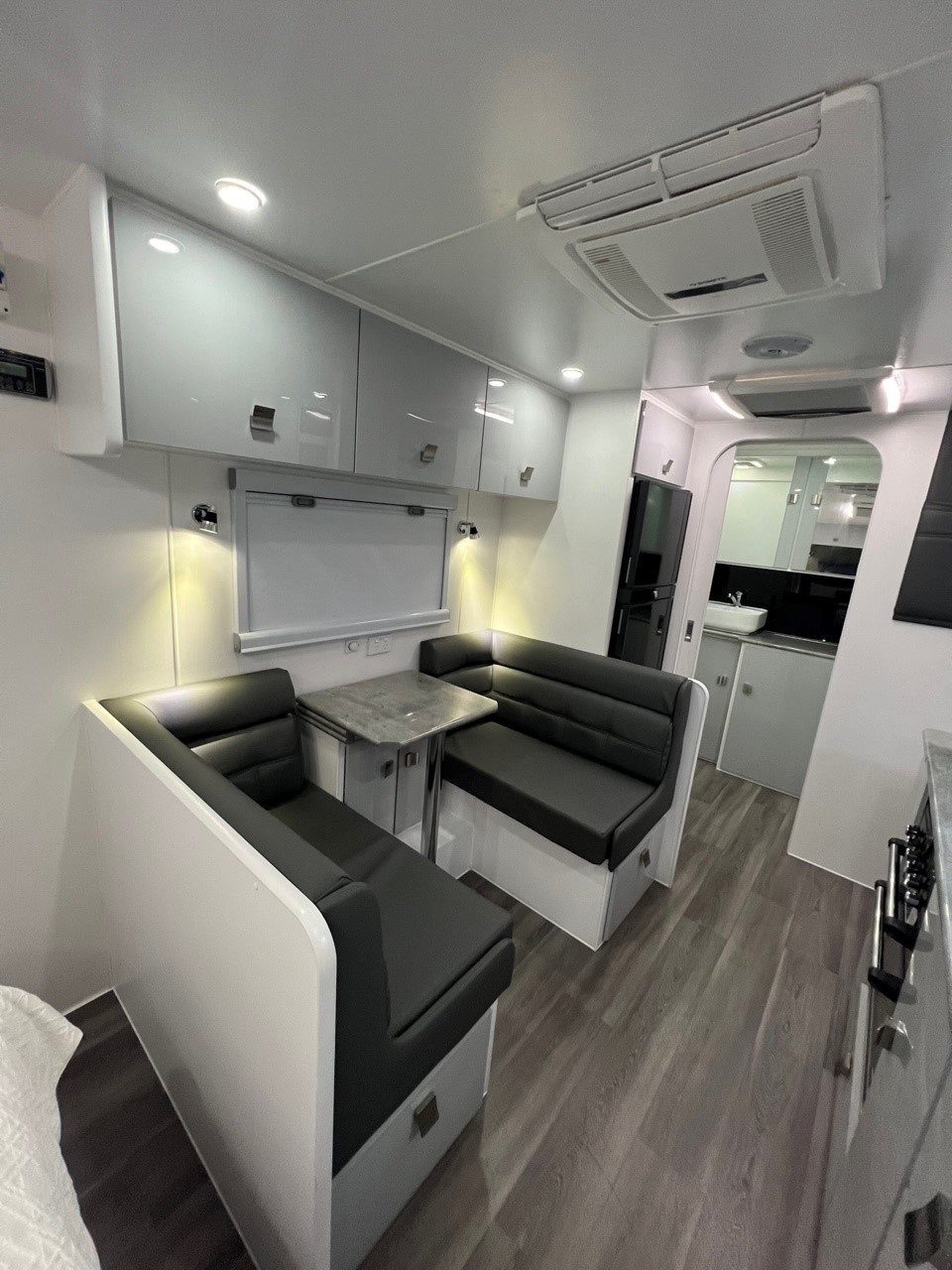 2024 Sunset Wildtrekker 18'9 Single Axle Off-Road With 400amp Lithium Batteries