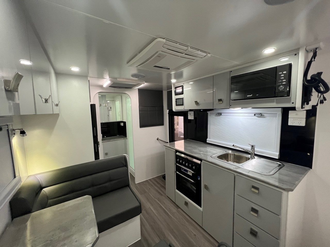 2024 Sunset Wildtrekker 18'9 Single Axle Off-Road With 400amp Lithium Batteries