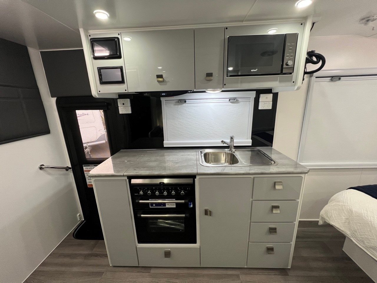 2024 Sunset Wildtrekker 18'9 Single Axle Off-Road With 400amp Lithium Batteries