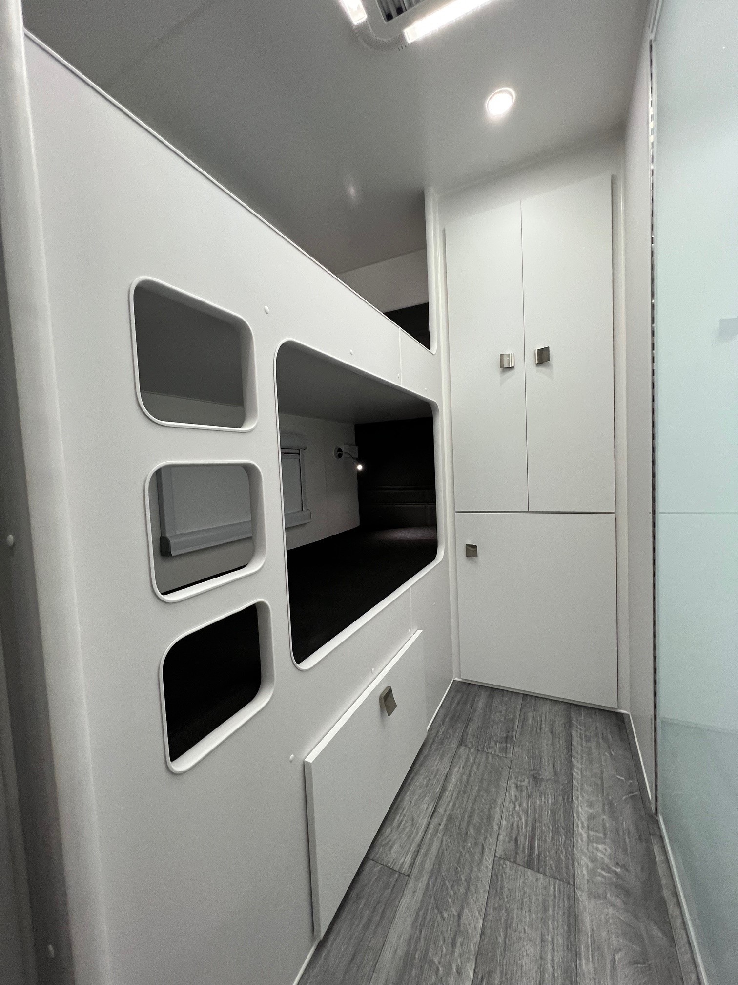 21ft6 Sunset Off-Road Family Horizon Double Bunk Van With 400amp Lithium Batteries