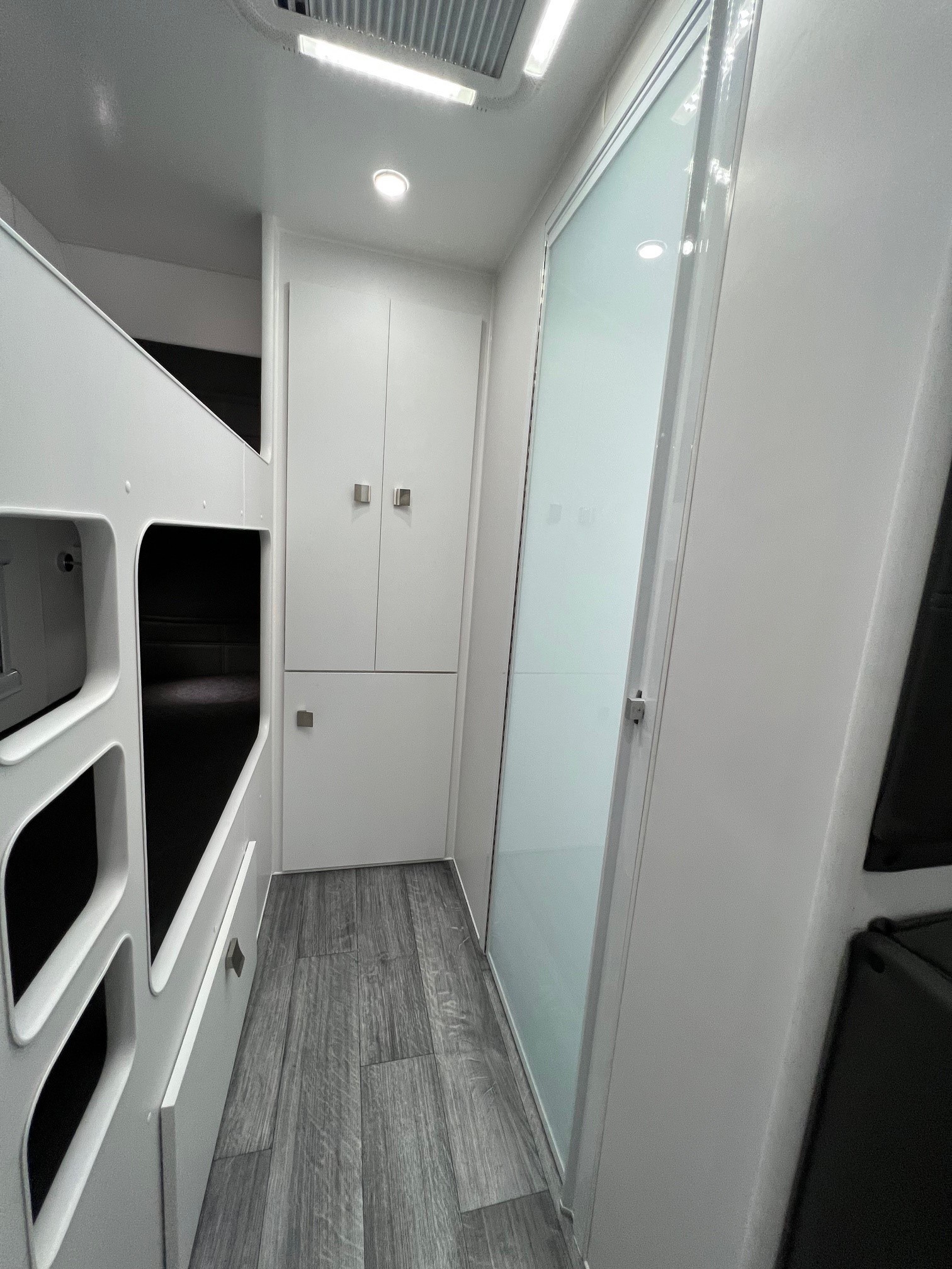 21ft6 Sunset Off-Road Family Horizon Double Bunk Van With 400amp Lithium Batteries