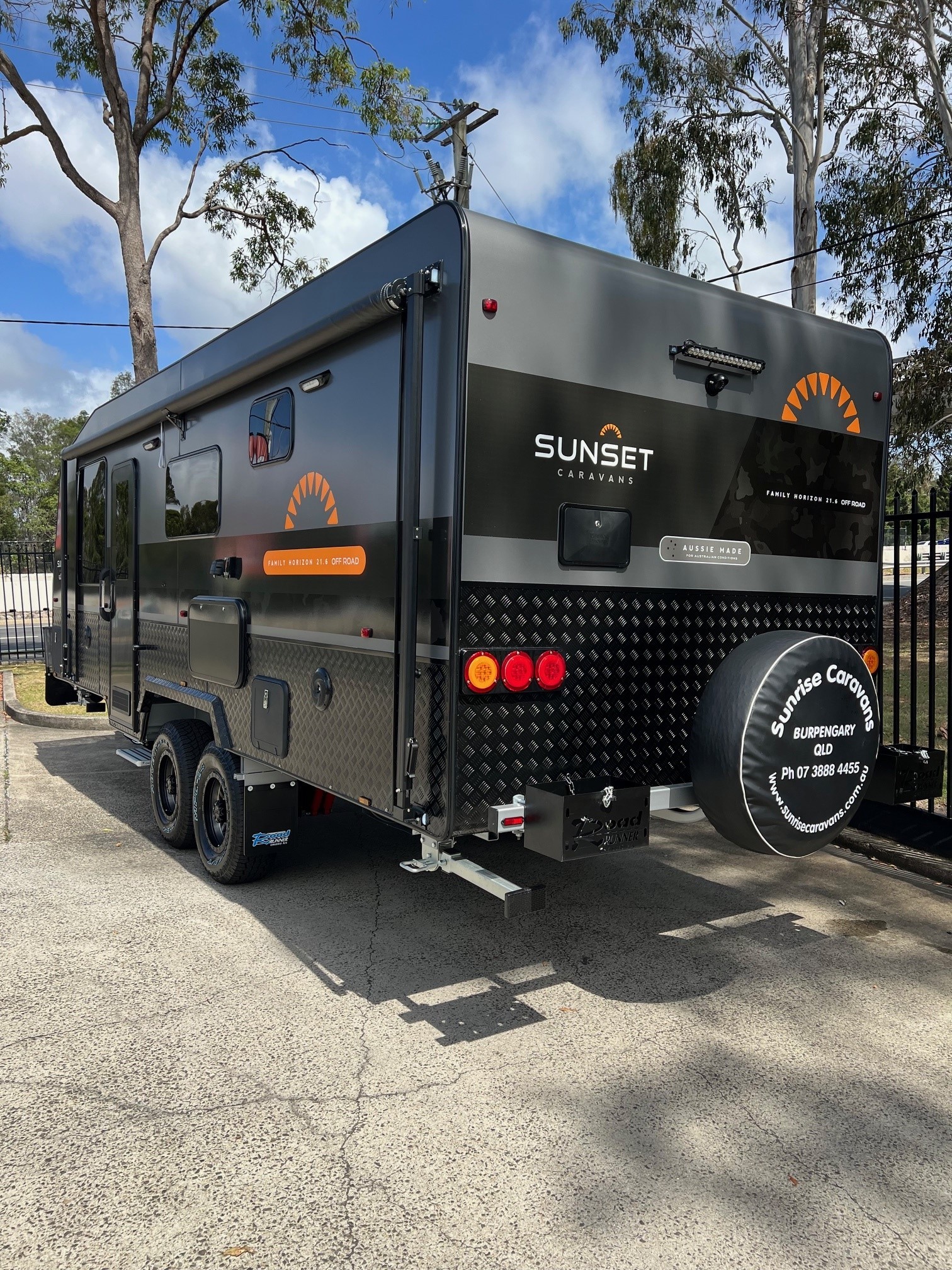 21ft6 Sunset Off-Road Family Horizon Double Bunk Van With 400amp Lithium Batteries