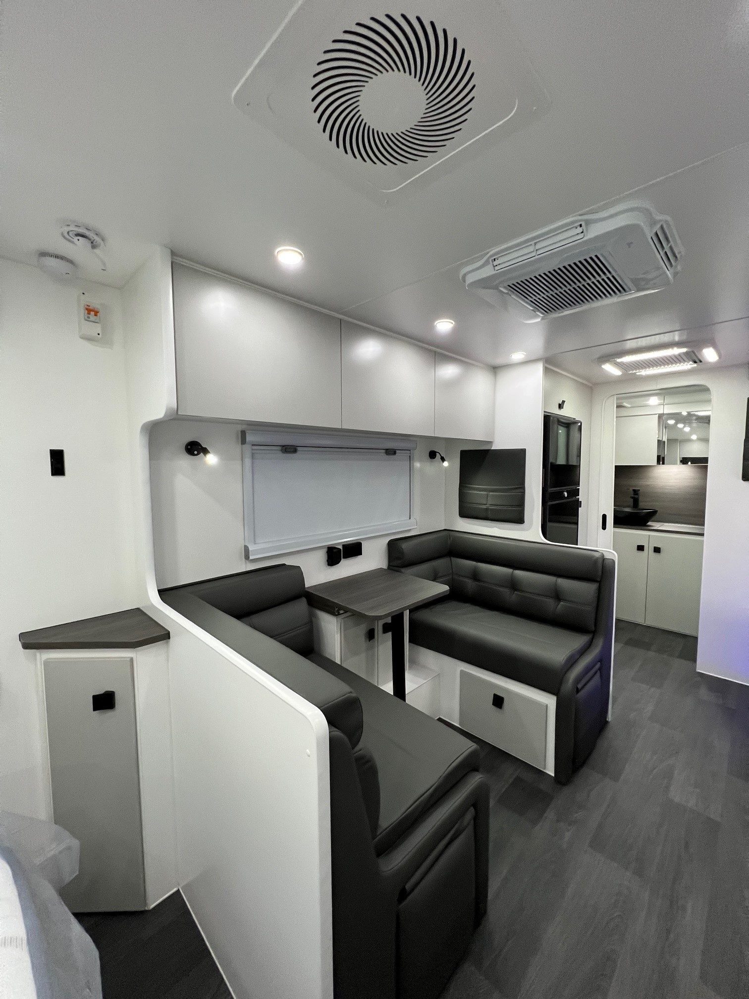 2025 21ft Sunrise Aluminum Framed St Tropez Semi Off-Road Caravan