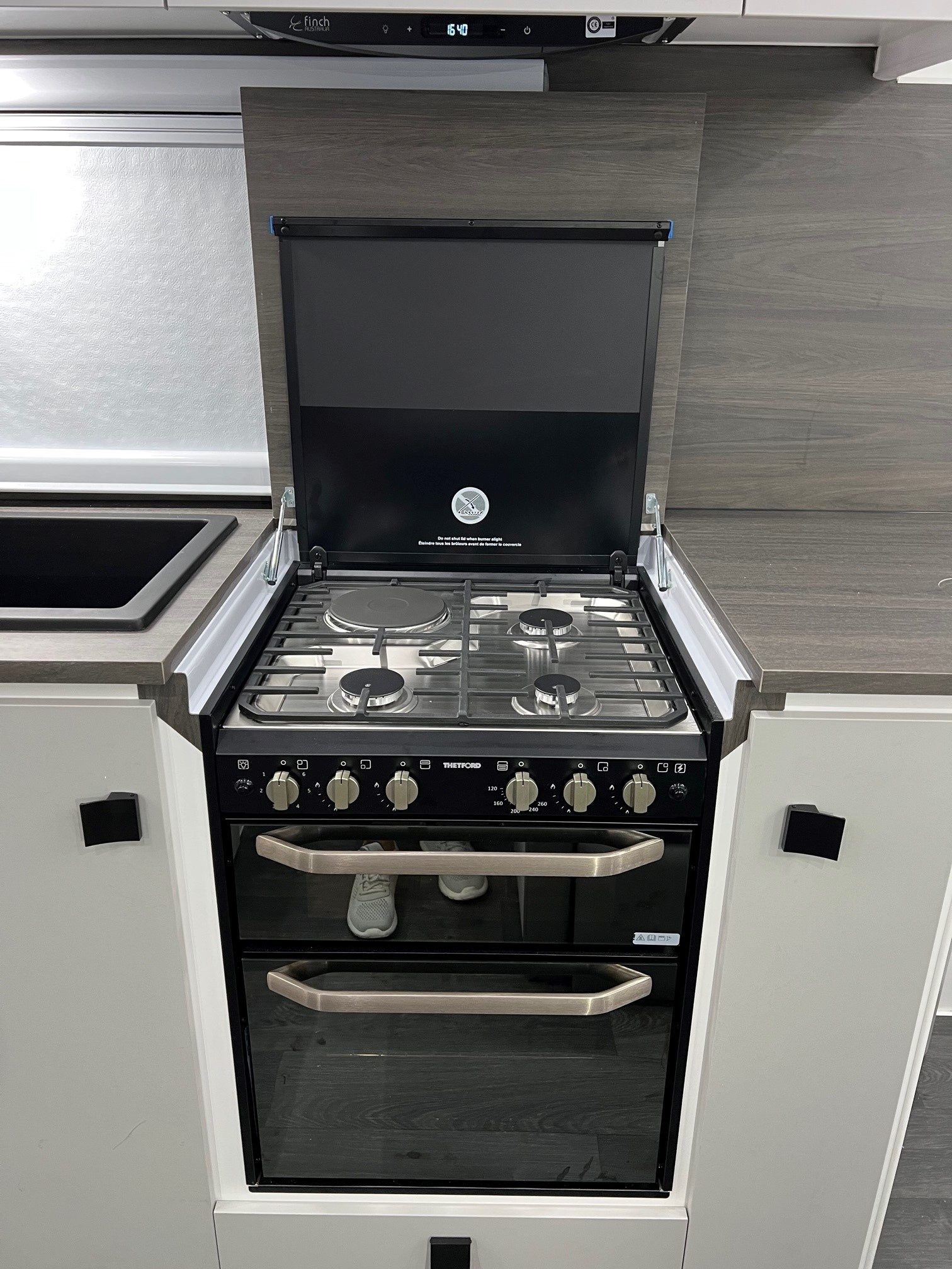 2025 21ft Sunrise Aluminum Framed St Tropez Semi Off-Road Caravan