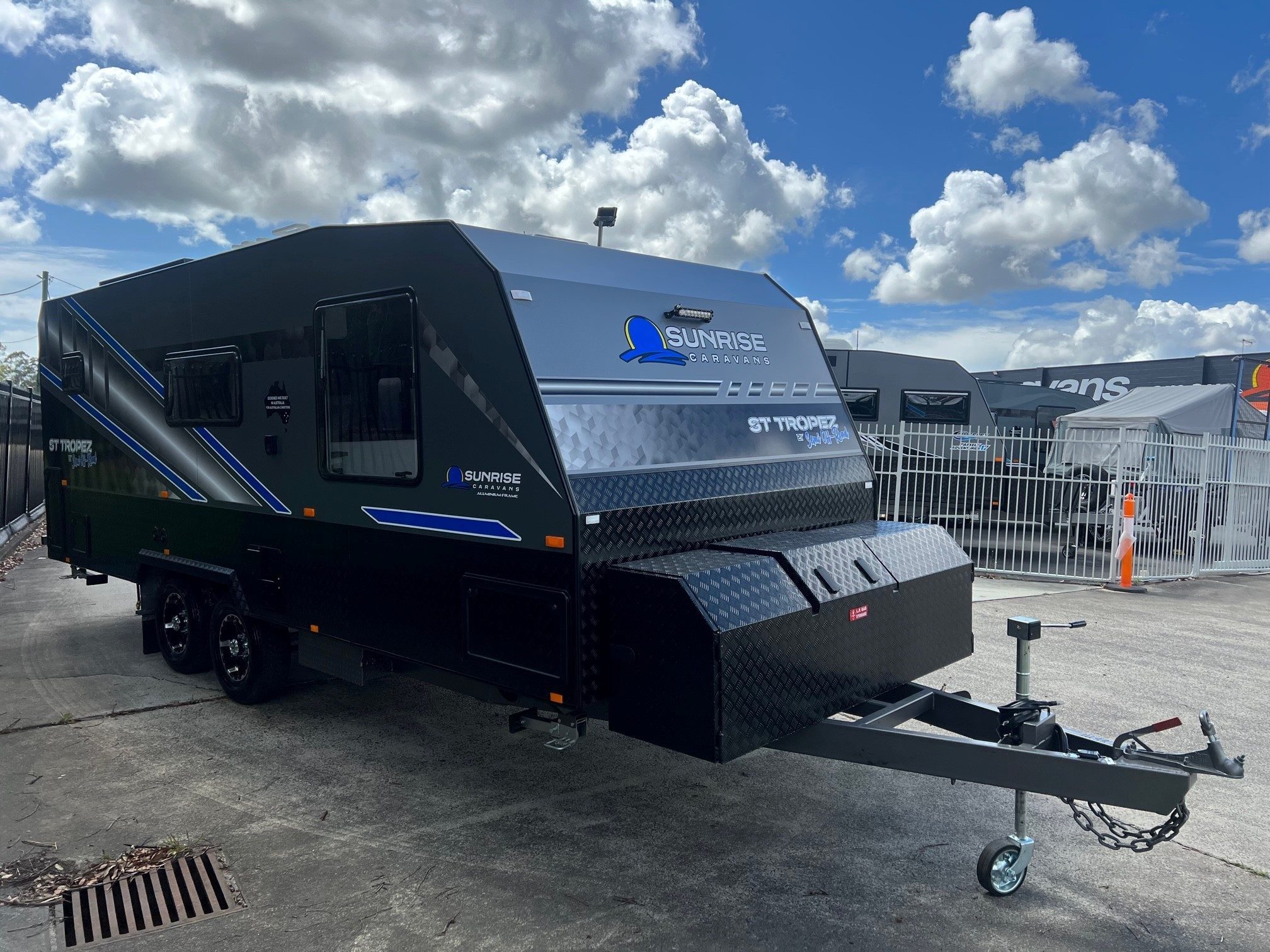 2025 21ft Sunrise Aluminum Framed St Tropez Semi Off-Road Caravan