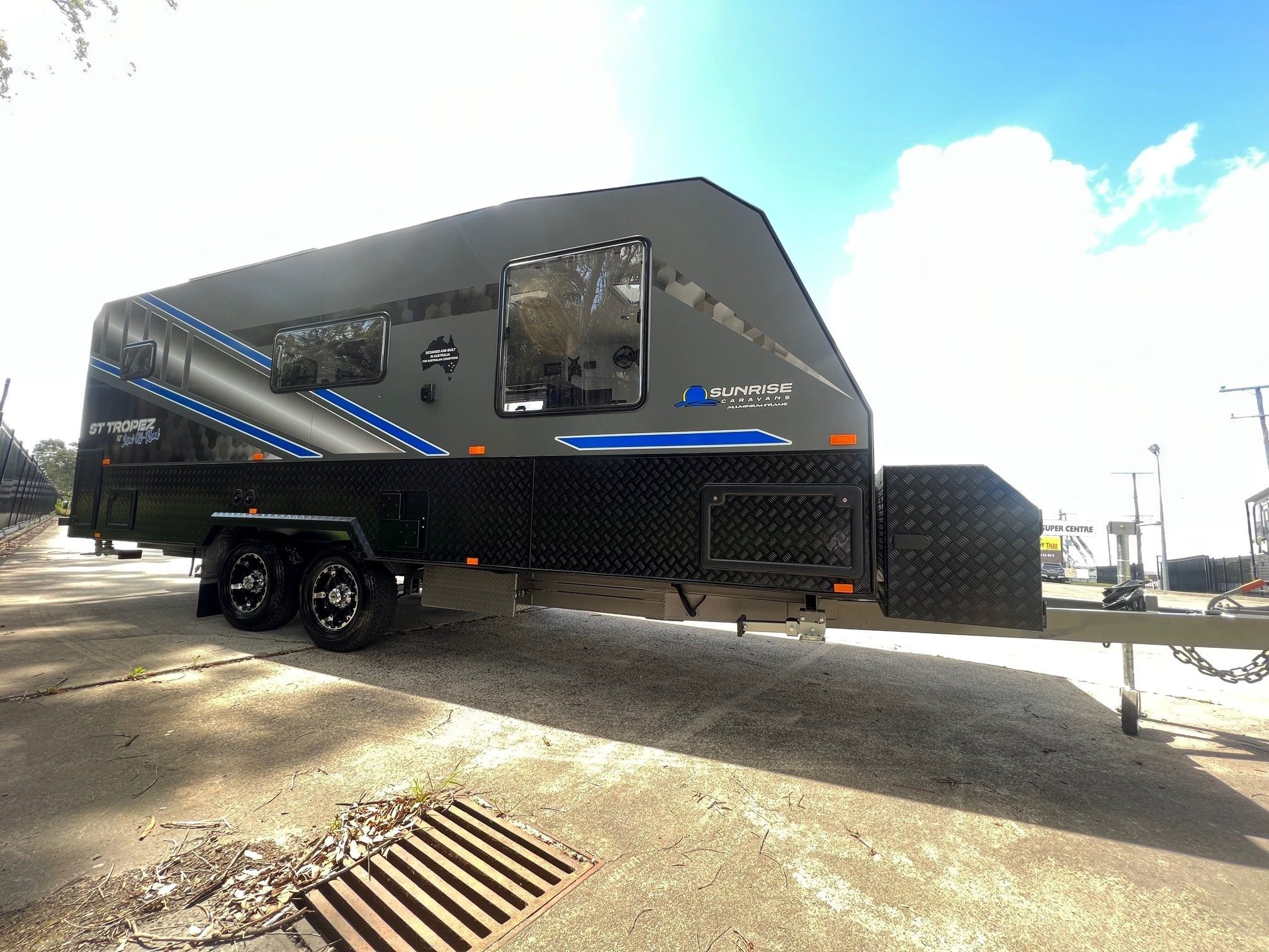 2025 21ft Sunrise Aluminum Framed St Tropez Semi Off-Road Caravan